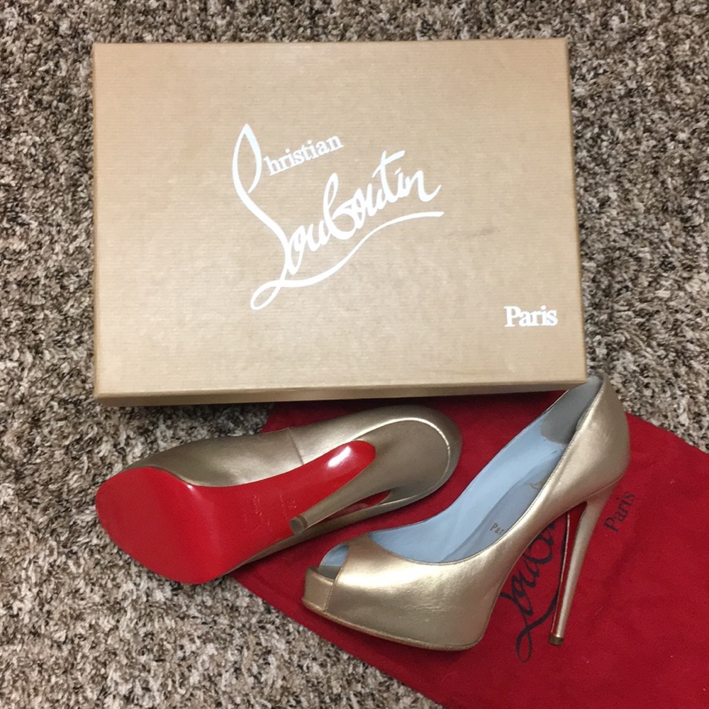 Louboutin Heels - Gold - Size 38 - Like New